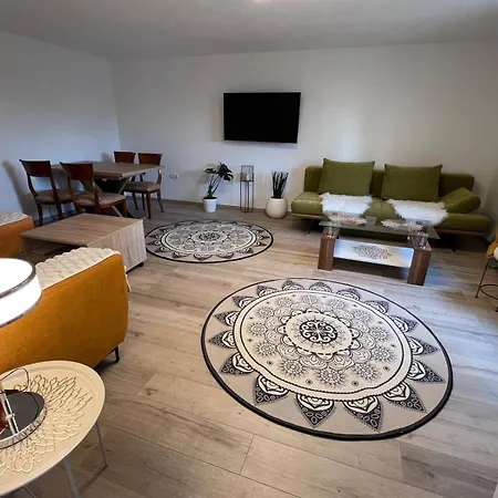 In A3 Ausfahrt Service Appartement *